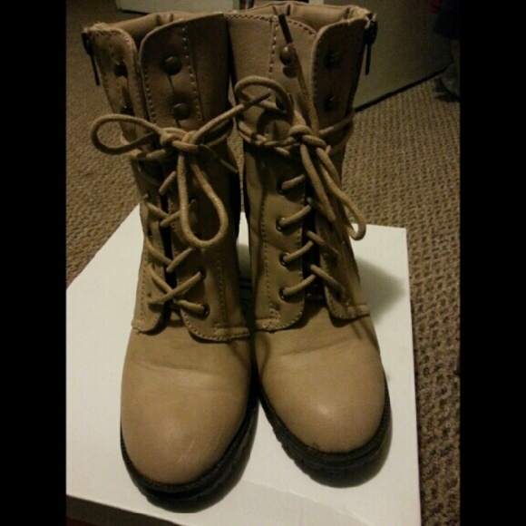Boots - Picture 3 of 3