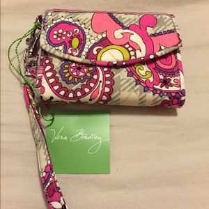 NWT Vera Bradley Super Smart Wristlet