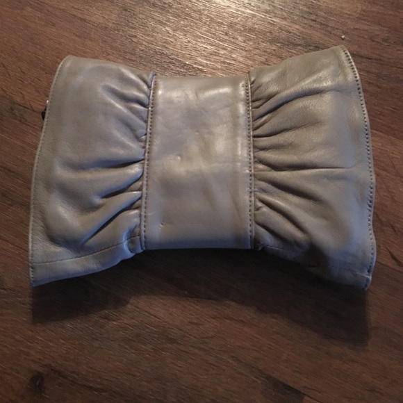 Clutch - Picture 2 of 4