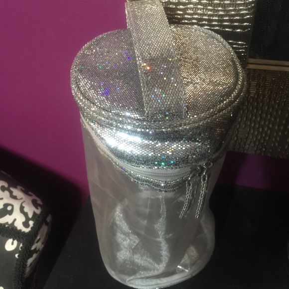 Sparkly makeup product holder!💄