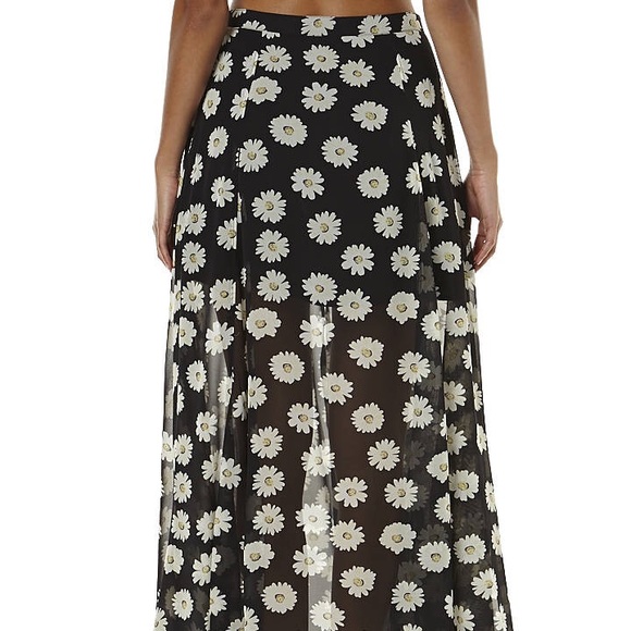 Lucca Couture Famous Daisy Maxi Skirt - Picture 2 of 5