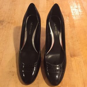 Black Anne Klein Oxford Heels in Size 11