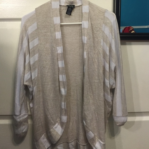 A cardigan - Picture 1 of 1