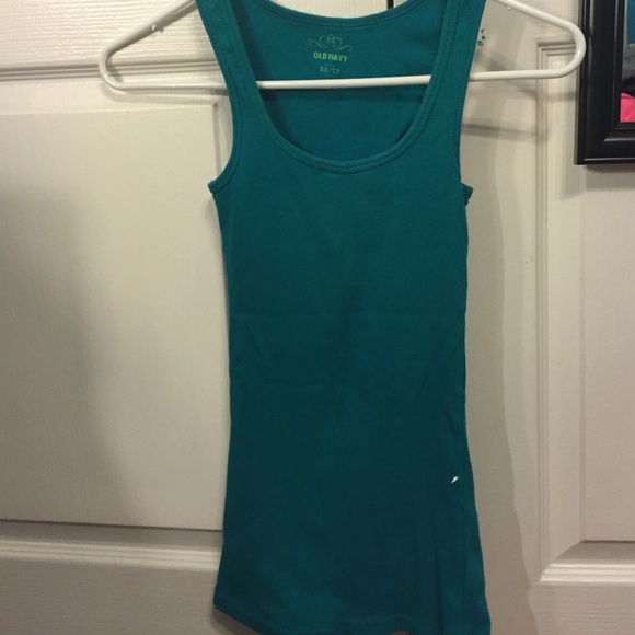 Three tank tops - Picture 3 of 3