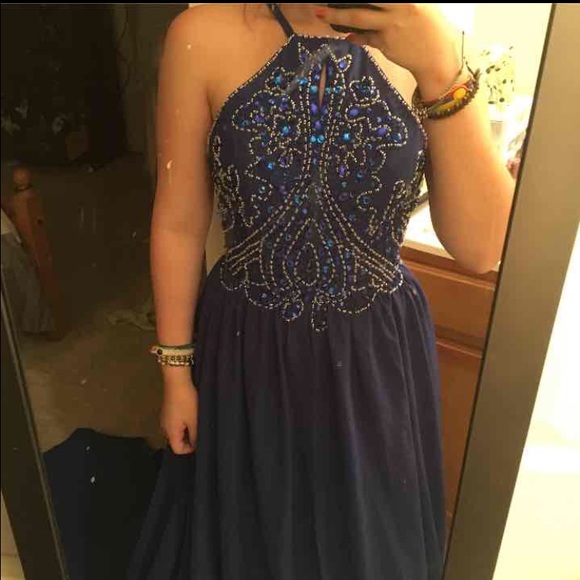 PROM DRESS - Picture 2 of 4