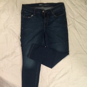 Old Navy Rockstar Skinny Crop