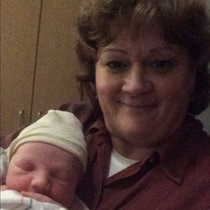 Meet your Posher, Debi