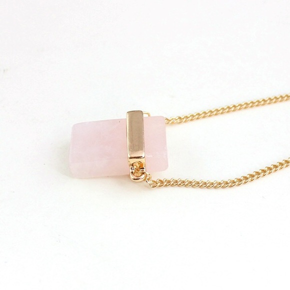 HP 🎉 Pink Quartz Natural Stone Pendant Necklace - Picture 2 of 3