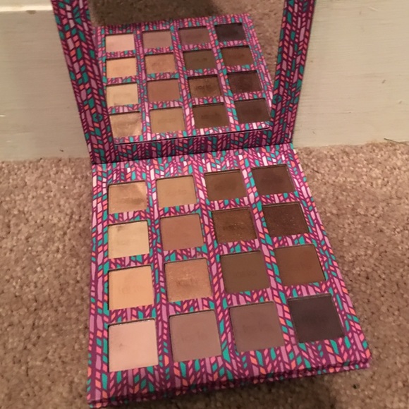 Tarte cosmetics Amazonian clay eyeshadow palette