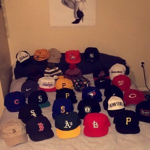 Selling MLB on field hats size 7 1/8