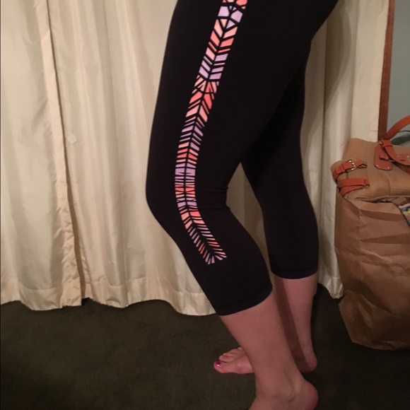 Lululemon wunder unders size 10 crops