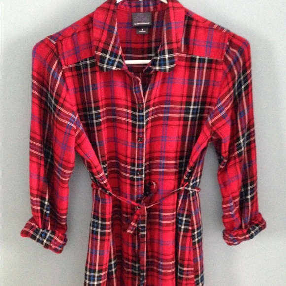Button down maternity flannel.