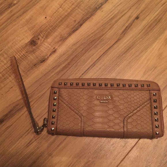 Guess wallet