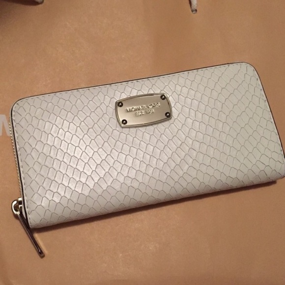 Michael Kors Jet Set Embossed Leather Continental