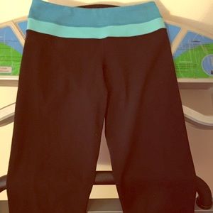 Lululemon cropped pants size 4 black