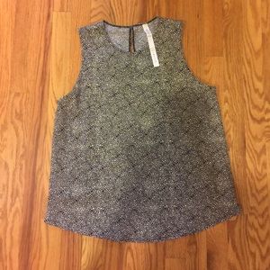 Flower print Lululemon top never worn