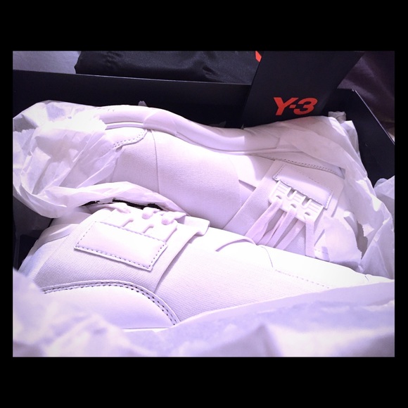 All white y3 qasa (men)