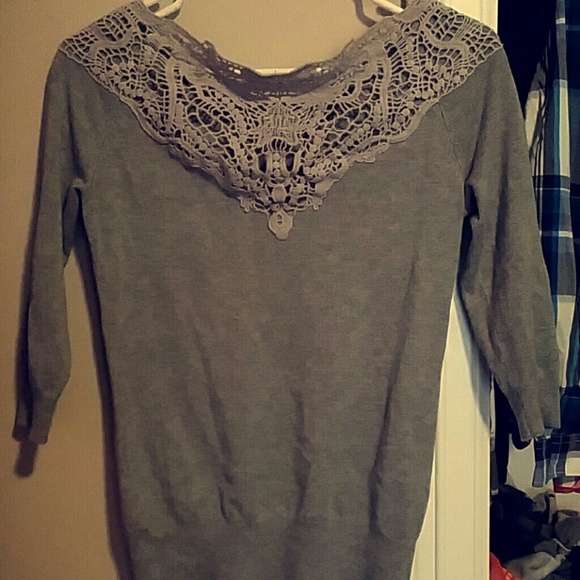Grey top