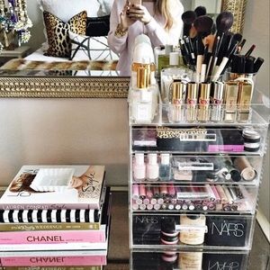 Glamluxe Makeup Box