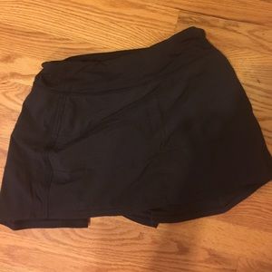 Lululemon tennis skirt never worn