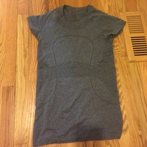 Lululemon top pre owned good condition