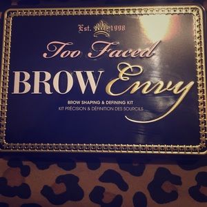 Eyebrow snap and defining kit (too faced)