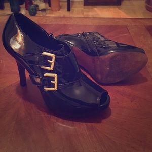 BCBGMAXAZRIA open toe booties