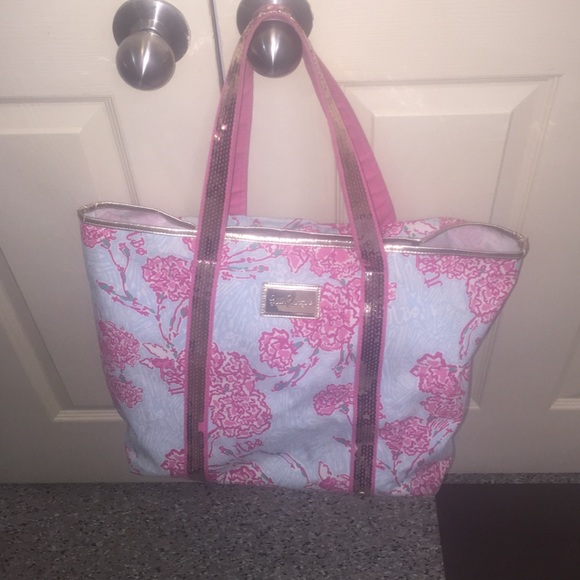 Pi phi Lilly tote and wristlet