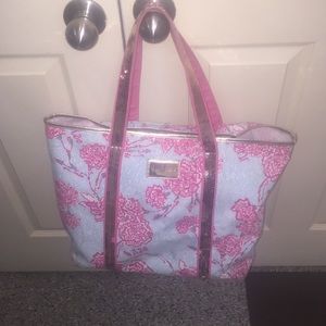 Pi phi Lilly tote and wristlet