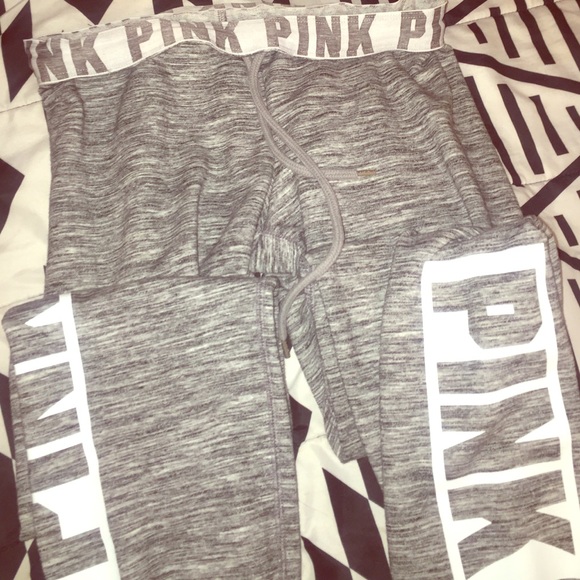 VICTORIAS SECRET SWEATPANTS