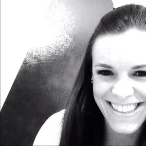 Meet your Posher, Hallie