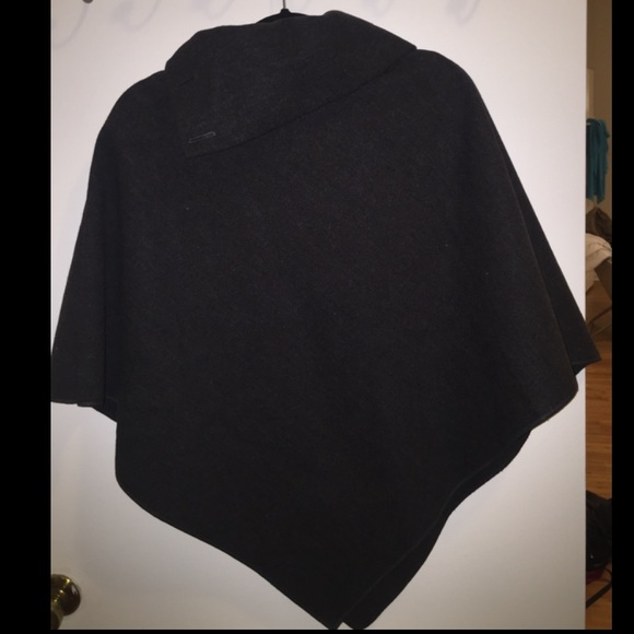 Poncho - Picture 2 of 2