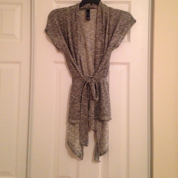 Shirtsleeve sweater