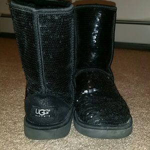 Ugg short boots! (make an offer please!)