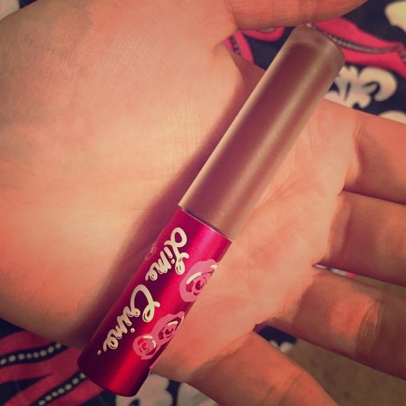 Lime Crime Velvetine Salem