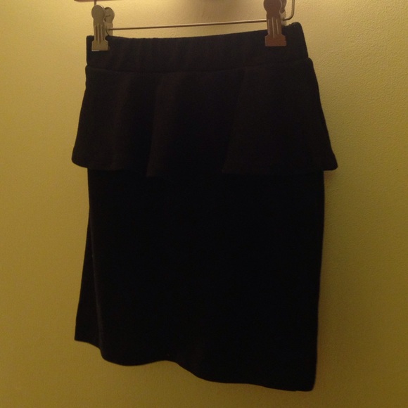 *CHEAP* Ruffle Skirt - Picture 2 of 4
