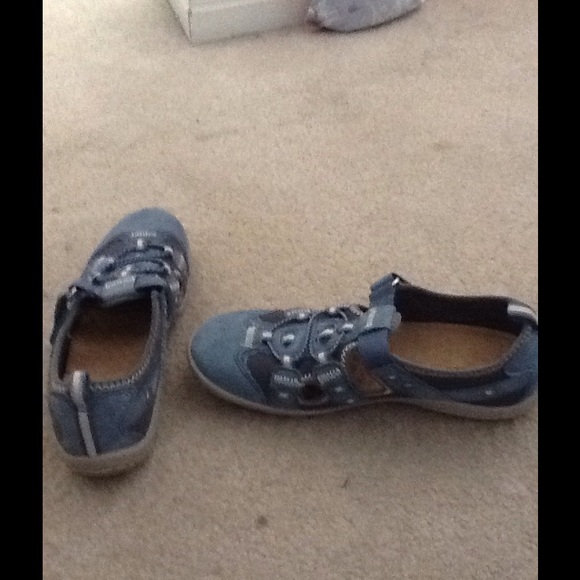 Outdoor shoes - Picture 1 of 3