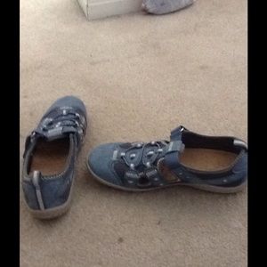Outdoor shoes