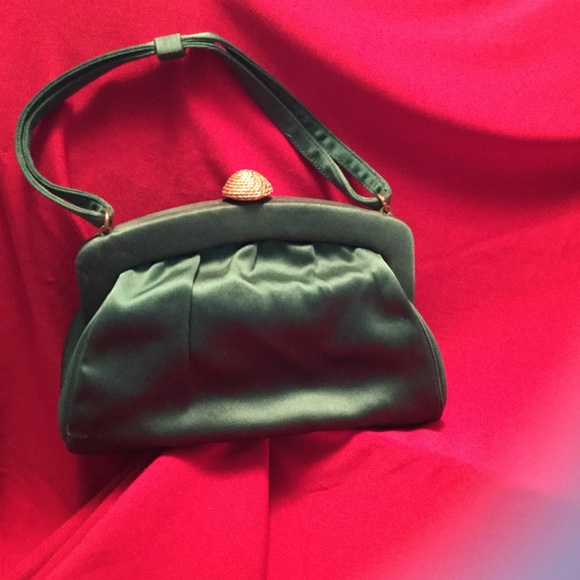 SOLD. EMERALD GREEN SATIN EVENING HANDBAG - Picture 2 of 3