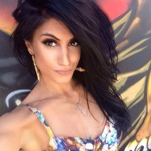 Meet your Posher, Maria