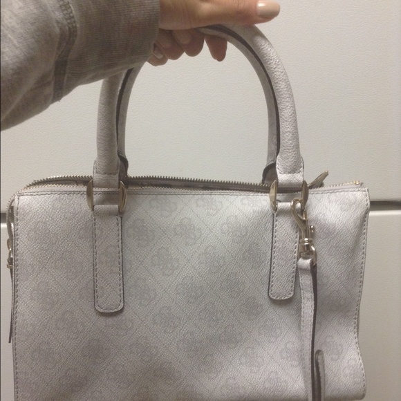 Guess satchel - Picture 2 of 4