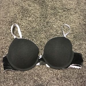 Like new Victoria's Secret plunge push-up