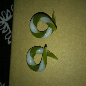 Size 6 gauges green and white spiral