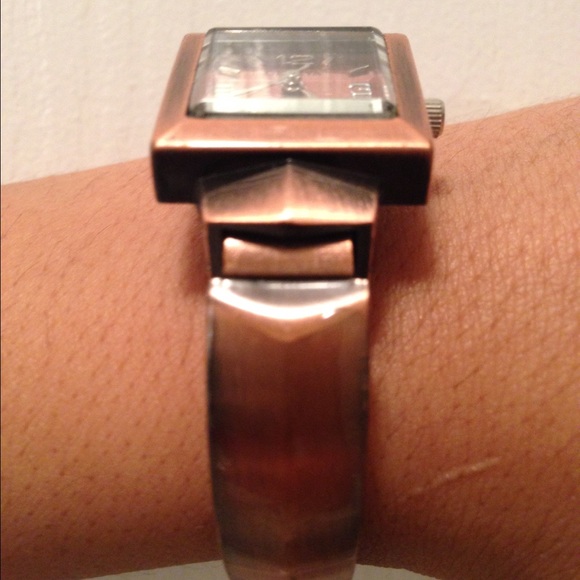 Watch - Picture 2 of 3