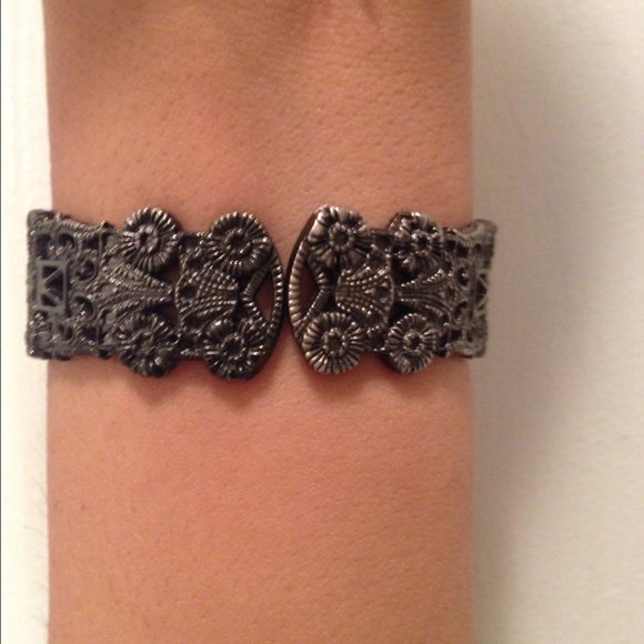 Watch - Picture 2 of 3