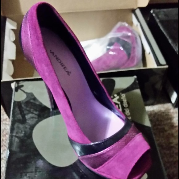 Brand new Andrea heels