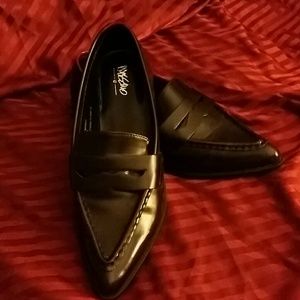 Burgundy pointed toed loafers