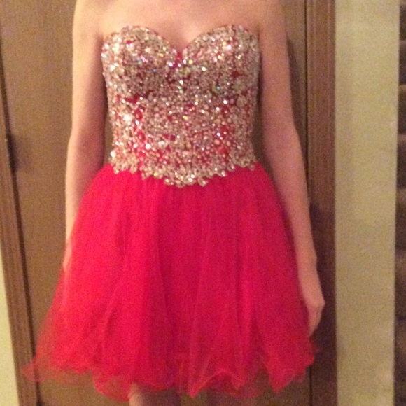 Homecoming dress - Picture 2 of 4
