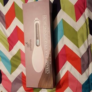 Ceramic hair straightening brush