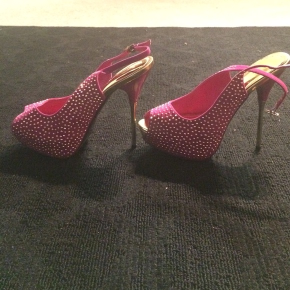 Pink and gold studded stilettos. - Picture 2 of 4